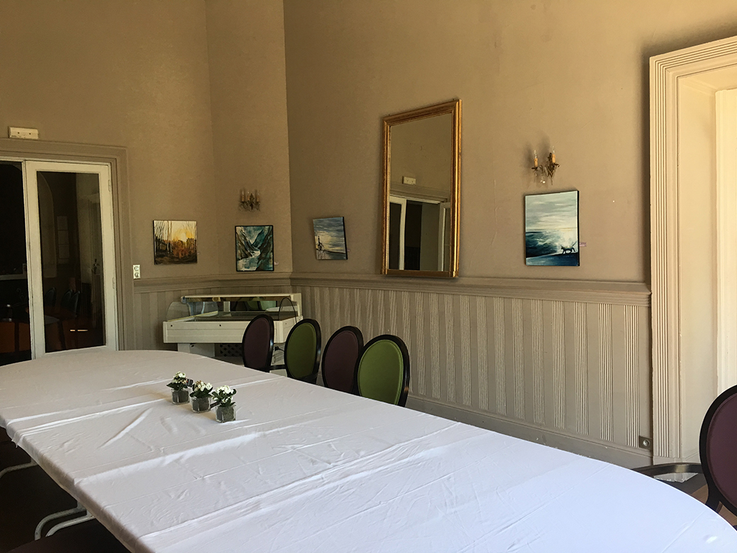 Salon de Bridge (Bridge Room - middle room between Salon Telé and the Restaurant Le Cosmopolitan)